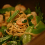 Linguines aux crevettes et pois mange tout - Cinq Fourchettes