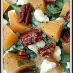 Salade de roquette, chèvre, noix de Pécan et... betteraves au vinaigre de champagne!