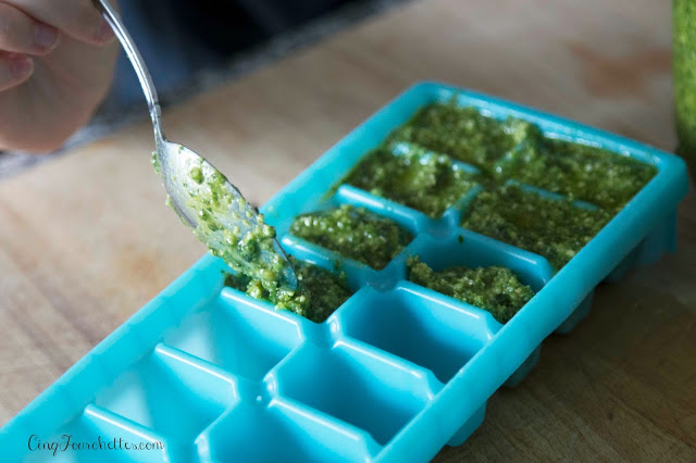 Anti-gaspillage : 10 trucs pratiques à congeler dans des bacs à glaçon / Cinq Fourchettes
