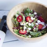 Salade de fraises, bocconcini et vinaigrette à la framboise / Cinq Fourchettes