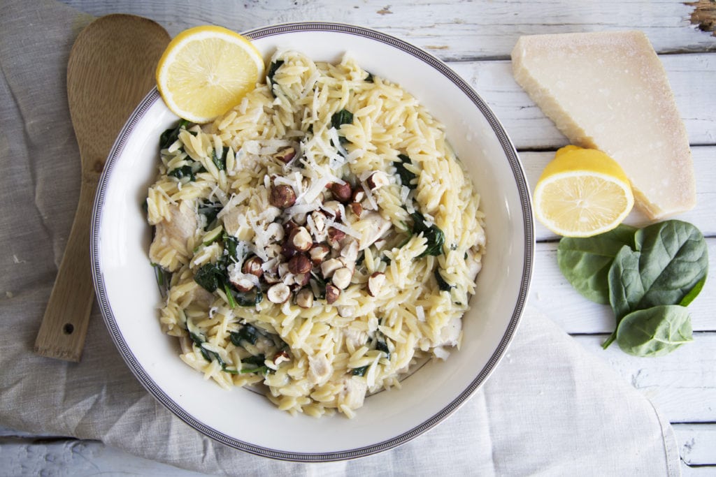 Salade tiède d’orzo au poulet et épinards / Cinq Fourchettes