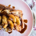 Pain doré aux pommes caramélisées Cinq Fourchettes