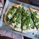 Pizza pesto à la roquette et ricotta Cinq Fourchettes