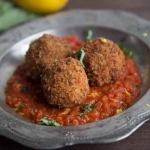 Bocconcinis frits avec sauce marinara Cinq Fourchettes