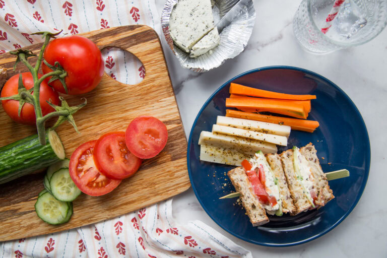 sandwich boursin tomate concombre recette facile cinq fourchettes