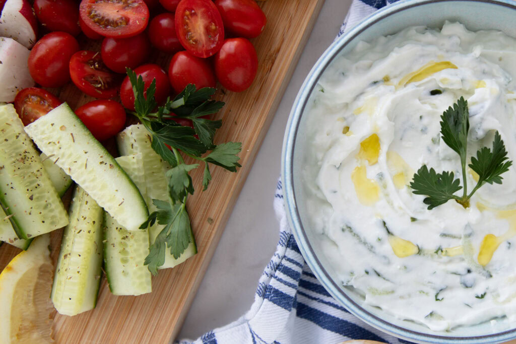 tzatziki maison sauce trempette recette concombre creme sure Cinq Fourchettes recipe